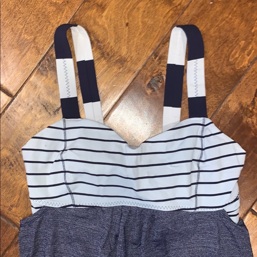 Cute Lululemon tank! Size 8